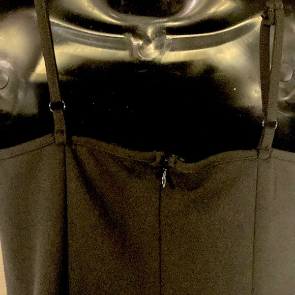The Little Black Dress with Adjustable Straps is an Eye Catcher. Size 2 NWOT - Picture 4 of 10